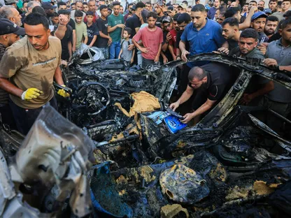 غارة إسرائيلية على قطاع غزة تقتل فلسطينياً وطفلته