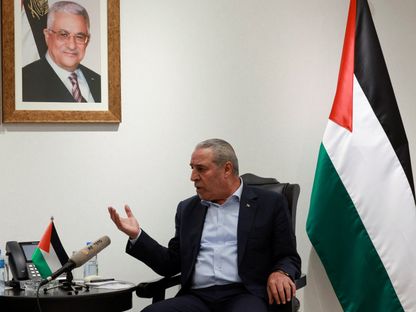 نائب الرئيس الفلسطيني حسين الشيخ في لقاء سابق مع وكالة "رويترز". 16 ديسمبر 2023 - REUTERS