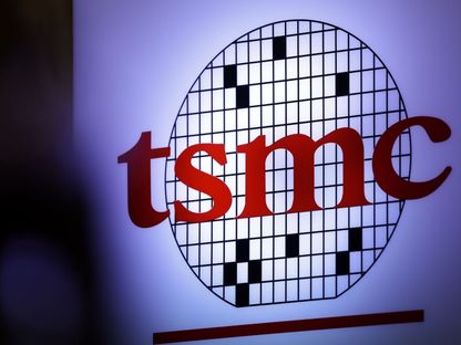 العلامة التجارية لشركة TSMC التايوانية رائدة صناعة الرقائق الإلكترونية. 18 يناير 2024 - Bloomberg