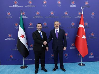 سوريا تحذر من "تدخلات خارجية" تدفع نحو حرب أهلية.. وتركيا: إسرائيل تسعى لإضعاف دمشق