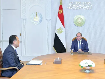 السيسي يشدد على تأمين السلع الاستراتيجية لفترات كافية في ظل التطورات الإقليمية