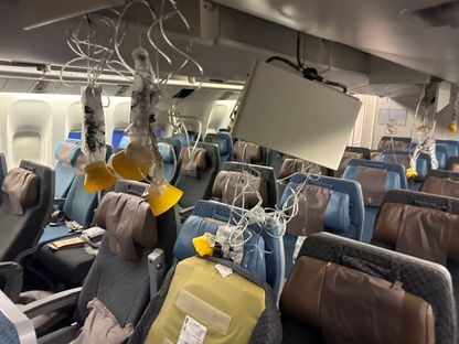 طائرة الخطوط الجوية السنغافورية التي تعرضت لاضطرابات جوية شديدة خلال رحلتها من لندن إلى سنغافورة وهبطت اضطراياً في بانكوك 21 مايو 2024 - Reuters