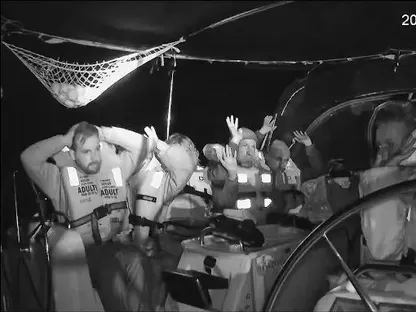 إسرائيل تعترض سفن مساعدات متجهة إلى غزة في المياه الدولية وتحتجز 175 ناشطاً