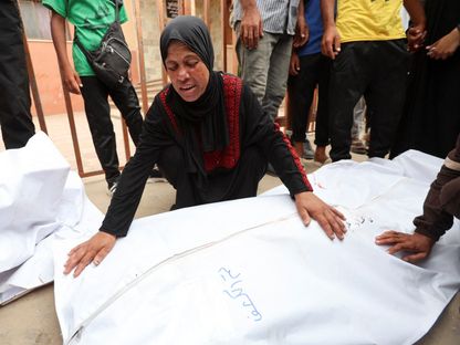 تشييع جثامين فلسطينيين قتلتهم إسرائيل خلال محاولتهم الحصول على مساعدات في خان يونس جنوبي قطاع غزة. 1 أغسطس 2025 - REUTERS