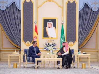 ولي العهد السعودي ورئيس وزراء إسبانيا يبحثان تهديدات الملاحة بالبحر الأحمر