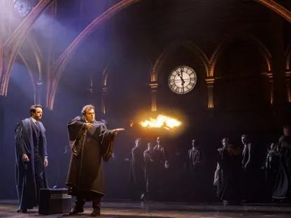 Harry Potter and the Cursed Child.. سحر برودواي وعبء النجاة من الماضي
