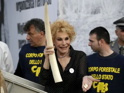 وفاة المغنية الإيطالية أورنيلا فانوني عن 91 عاماً