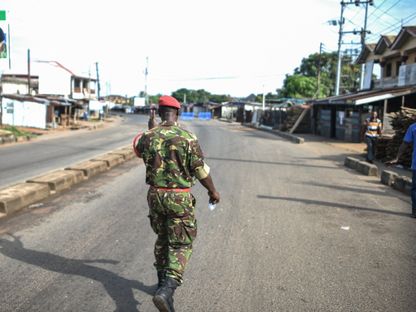 سيراليون تفرض حظراً للتجول بعد هجوم على ثكنات عسكرية