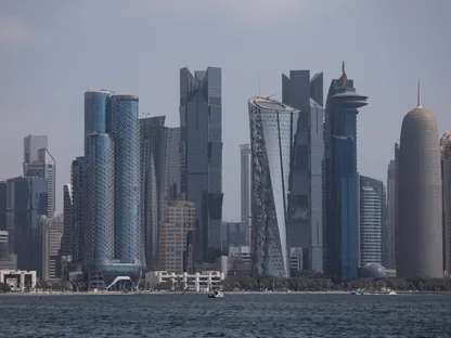 قطر تعلن التصدي لهجمة صاروخية.. وإصابة 3 أشخاص بينهم طفل جراء شظايا