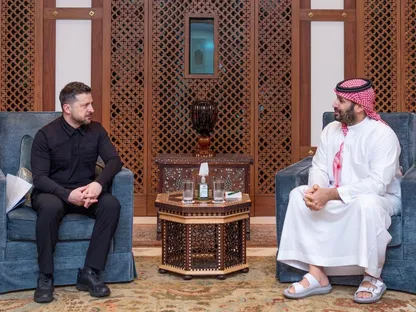 ولي العهد السعودي يبحث مع الرئيس الأوكراني التصعيد العسكري في الشرق الأوسط