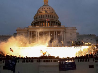 جانب من اقتحام أنصار الرئيس الأميركي السابق دونالد ترمب لمبنى الكابيتول، واشنطن 6 يناير 2022 - REUTERS