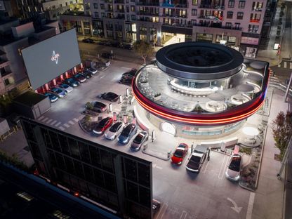 مطعم تسلا Tesla Diner الأول في لوس أنجلوس، الولايات المتحدة. 22 يوليو 2025 - Twsla