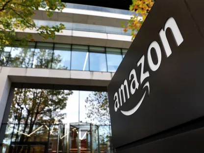أمازون تعلن تعرض مراكز بياناتها في الإمارات والبحرين لاضطرابات