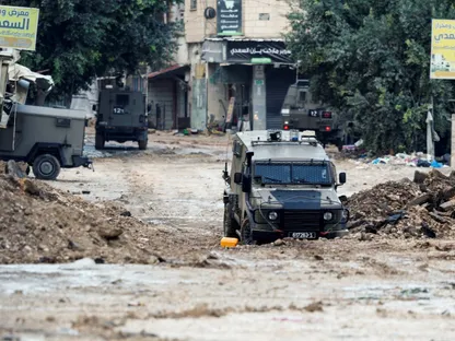 غارات إسرائيلية تقتل 11 فلسطينياً في الضفة الغربية وقطاع غزة