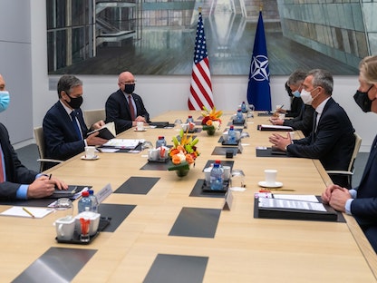 وزير الخارجية الأميركي أنتوني بلينكن خلال اجتماعه مع الأمين العام لحلف الناتو في بروكسل - 14 أبريل 2021 - twitter/SecBlinken