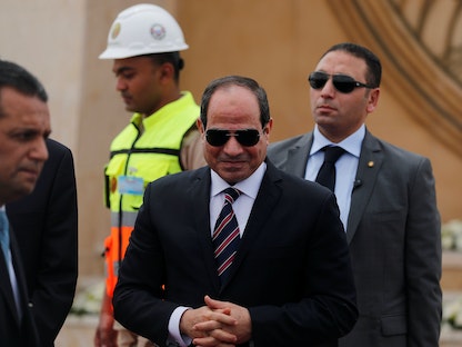 الرئيس المصري عبد الفتاح السيسي خلال زيارة سابقة لقناة السويس - 5 مايو 2019 - REUTERS