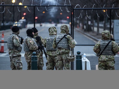 عناصر قوات الحرس الوطني تؤمن مبنى الكونغرس في واشنطن - AFP