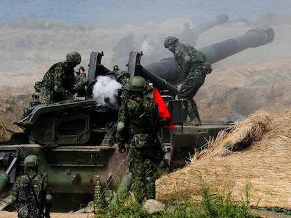مناورة عسكرية بالذخيرة الحية في تايوان، تحاكي عملية غزو الجيش الصيني للجزيرة - بينجتونج - تايوان - 30 مايو 2019 - REUTERS