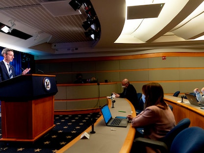 المتحدث باسم وزارة الخارجي الأميركية نيد برايس خلال إفادة صحافية بمقر الوزارة في العاصمة الأميركية واشنطن- 28 فبراير 2022 - REUTERS