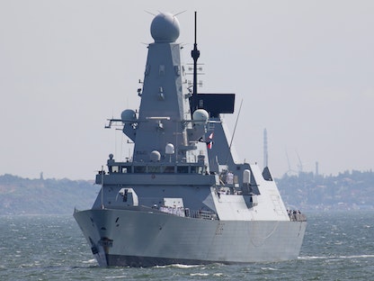 المدمرة البحرية الملكية البريطانية من نوع "45 HMS Defender" تصل إلى ميناء أوديسا على البحر الأسود، أوكرانيا - 18 يونيو 2021 - REUTERS