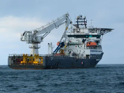 سفينة بجوار محطة النفط الخام "يوجنايا أوزيرييفكا" بالقرب من ميناء "نوفوروسيسك" على البحر الأسود، روسيا. 27 أكتوبر 2022 - via REUTERS