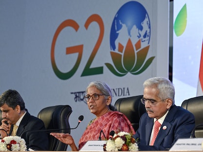 وزيرة المالية الهندية نيرمالا سيتارامان خلال مؤتمر صحافي بعد اجتماعات مجموعة العشرين في بنجالورو بالهند. 25 فبراير 2023 - AFP