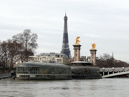 برج إيفل أحد المعالم الباريسية الشهيرة. - REUTERS