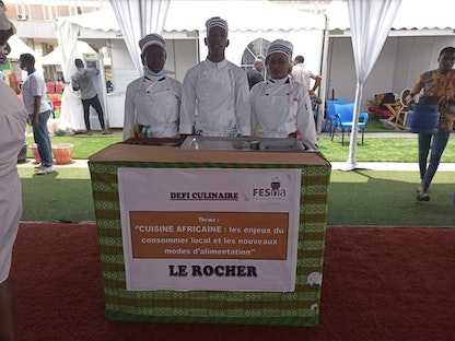 مجموعات تدريب فن الطهي تتنافس في مهرجان "لا مارميت" في توجو- 12 مايو 2022 - Twitter / @Fesma_2022