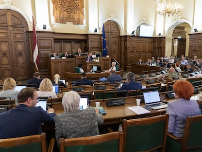 إحدى الجلسات السابقة لبرلمان لاتفيا - 14 يوليو 2022 - https://twitter.com/Jekaba11