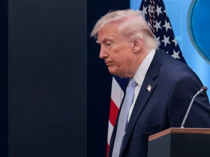 التعديل الـ25 من الدستور الأميركي.. هل يمكن عزل ترمب؟