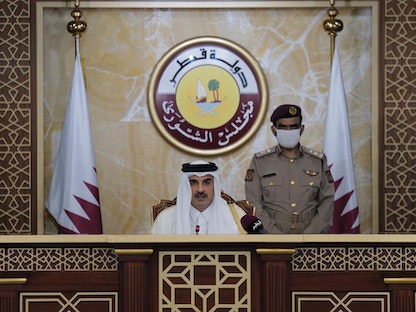 أمير قطر الشيخ تميم بن حمد آل ثاني يلقي كلمة أمام مجلس الشورى في الدوحة - 3 نوفمبر 2020 - REUTERS