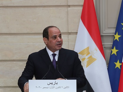 الرئيس المصري عبد الفتاح السيسي في مؤتمر صحفي مع نظيره الفرنسي إيمانويل ماكرون  - AFP
