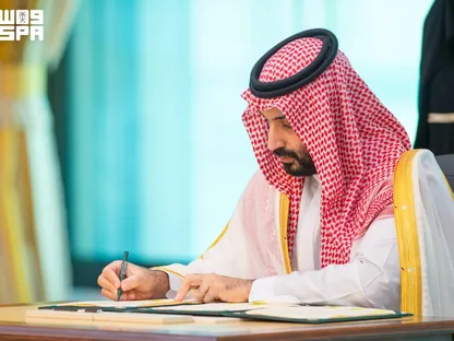 ولي العهد السعودي يلتقي قائد "سنتكوم" ويبحثان التعاون الدفاعي وتطورات المنطقة