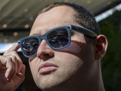 نظارة Ray Ban ميتا الجديدة للواقع المعزز - Bloomberg - Bloomberg