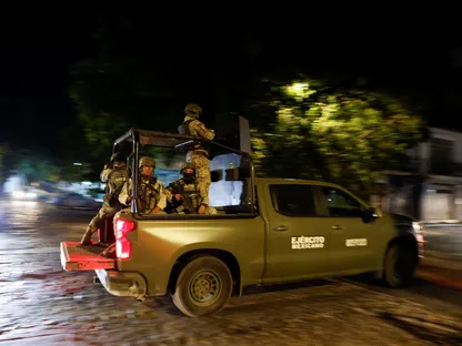 المكسيك تكشف تفاصيل عملية استهداف "إل مينشو".. وأعمال عنف متواصلة