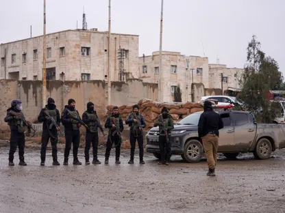 العراق يعلن اكتمال ترحيل معتقلي "داعش" من سوريا الخميس