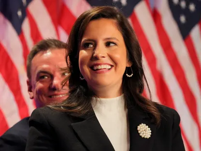 الجمهورية إليز ستيفانيك تعلن ترشحها لمنصب حاكم نيويورك وتتجنب ذكر ترمب