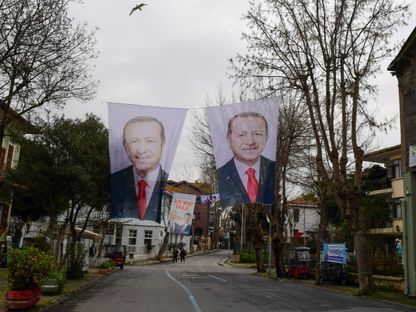 إعلانات انتخابية في مدينة إسطنبول التركية. 9 مارس 2024 - AFP
