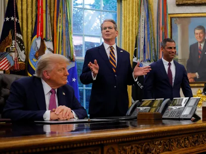 وزير الخزانة يحذر ترمب من "فوضى مالية" بسبب التحقيق مع رئيس الاحتياطي الفيدرالي