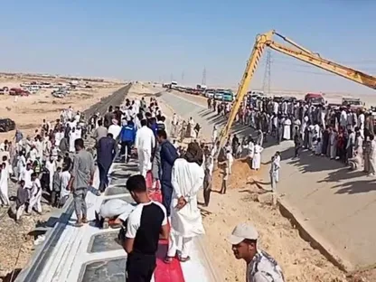 مصر.. اصطدام سيارة بقطار يودي بحياة 8 أشخاص في السويس