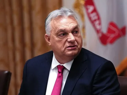 رئيس وزراء المجر فيكتور أوربان خلال اجتماع مع الرئيس الأميركي دونالد ترمب في البيت الأبيض. 7 نوفمبر 2025 - Bloomberg