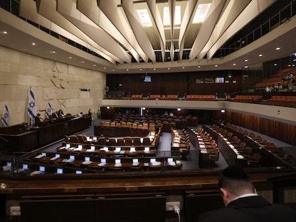 صورة للكنيست الإسرائيلي في القدس قبل بدء التصويت على حلى البرلمان- 27 يونيو 2022 - AFP