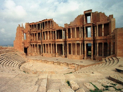 موقع صبراتة الأثري المدرج في قائمة التراث العالمي والواقع على ساحل مدينة برقة شرقي في ليبيا. مارس 2009 - AFP