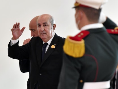 الرئيس الجزائري عبد المجيد تبون خلال الحفل الختامي للقمة العربية في الجزائر العاصمة. 2 نوفمبر 2022 - AFP