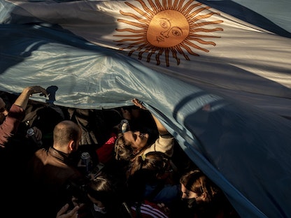 مظاهرات حاشدة في عاصمة الأرجنتين بوينس أيرس تنديداً بمحاولة اغتيال الرئيس كريستينا كيرشنر- 2 سبتمبر 2022 - Bloomberg