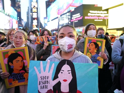 مظاهرة في مدينة نيويورك للتنديد بحوادث الكراهية ضد الأميركيين الآسيويين- 16 مارس 2022   - AFP
