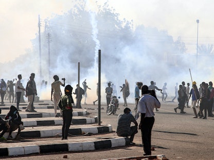 جانب من المظاهرات في العاصمة السودانية الخرطوم احتجاجاً على إجراءات الجيش في 25 أكتوبر الماضي، 2 يناير 2022 - AFP