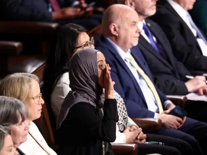 بعد مقاطعته في خطاب حالة الاتحاد.. ترمب يطالب بترحيل نائبتين في الكونجرس من أميركا