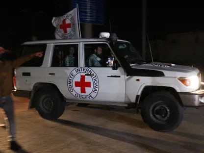 تبادل الأسرى.. ترتيبات اللحظات الأخيرة في إسرائيل وغزة