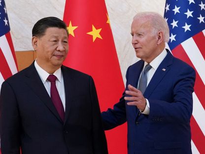 الرئيس الأميركي جو بايدن يلتقي بنظيره الصيني شي جين بينج على هامش قمة قادة مجموعة العشرين في العاصمة الإندونيسية بالي. 14 نوفمبر 2022 - رويترز